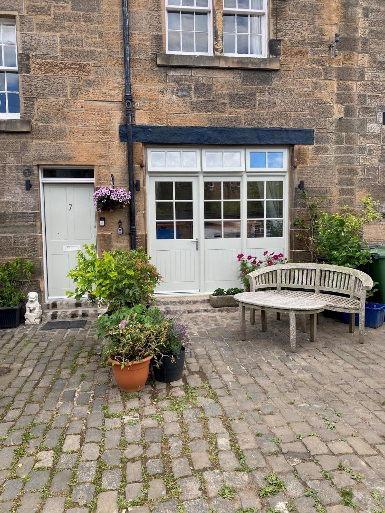 7A The Mews - Cottage In The City 爱丁堡 外观 照片