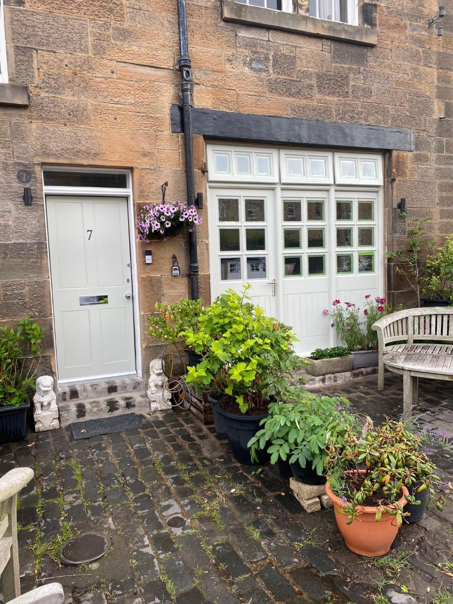 7A The Mews - Cottage In The City 爱丁堡 外观 照片